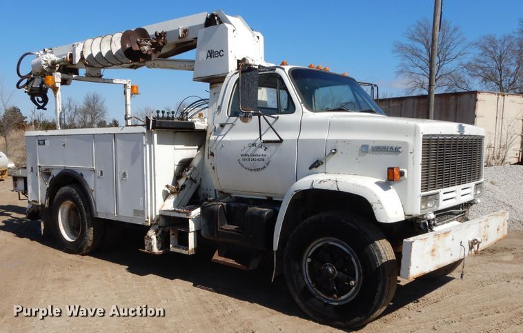 image for item DF6007 1986 Chevrolet C70 digger derrick truck