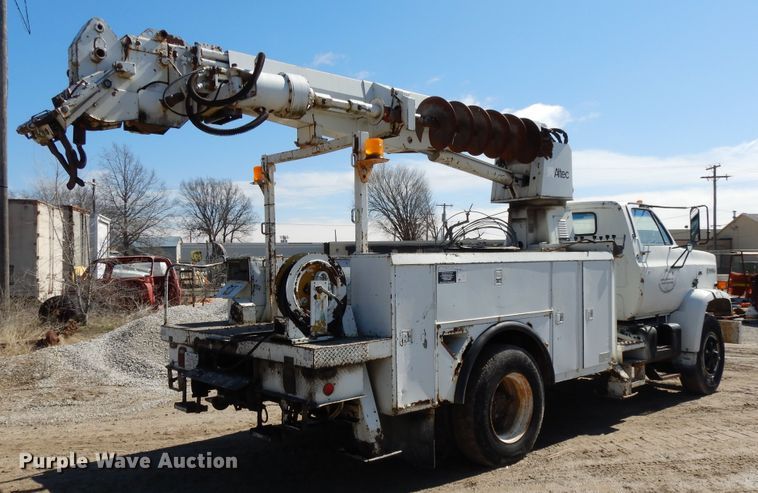 image for item DF6007 1986 Chevrolet C70 digger derrick truck