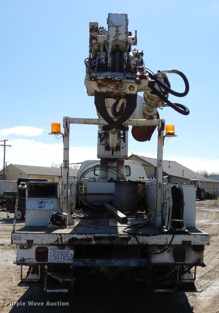 image for item DF6007 1986 Chevrolet C70 digger derrick truck