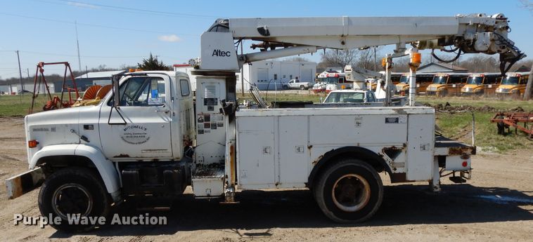 image for item DF6007 1986 Chevrolet C70 digger derrick truck