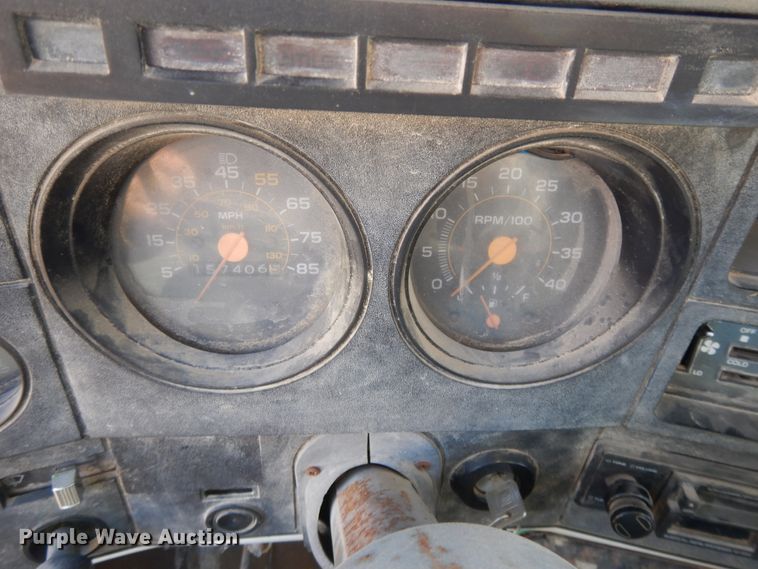 image for item DF6007 1986 Chevrolet C70 digger derrick truck