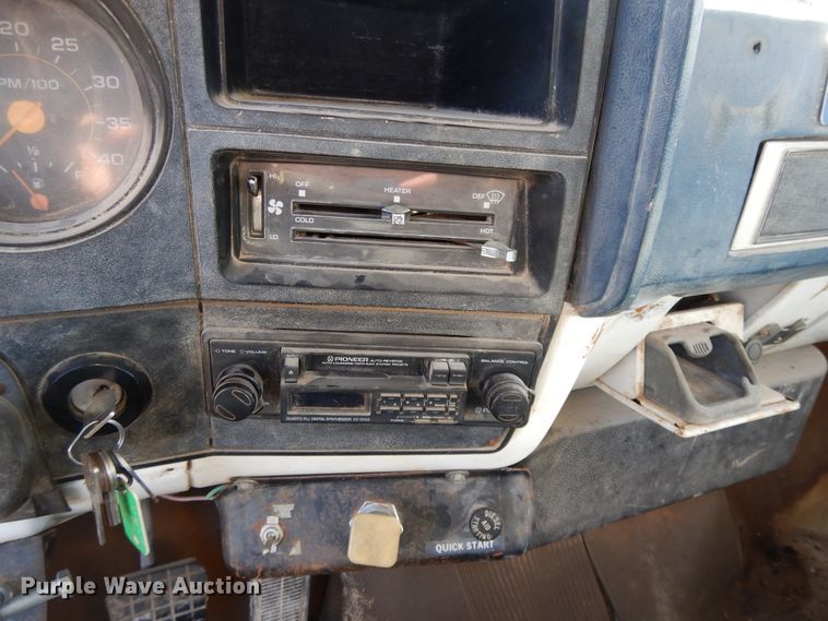 image for item DF6007 1986 Chevrolet C70 digger derrick truck