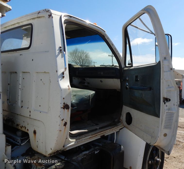 image for item DF6007 1986 Chevrolet C70 digger derrick truck