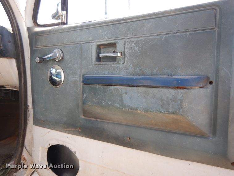 image for item DF6007 1986 Chevrolet C70 digger derrick truck