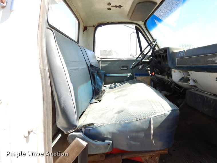 image for item DF6007 1986 Chevrolet C70 digger derrick truck