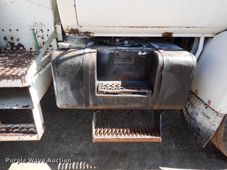 image for item DF6007 1986 Chevrolet C70 digger derrick truck