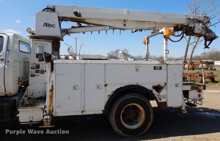 image for item DF6007 1986 Chevrolet C70 digger derrick truck