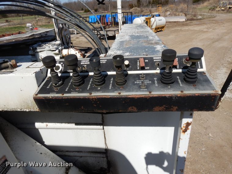 image for item DF6007 1986 Chevrolet C70 digger derrick truck