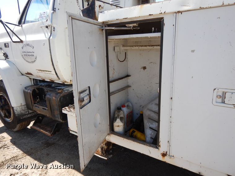 image for item DF6007 1986 Chevrolet C70 digger derrick truck