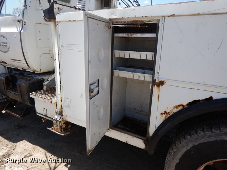 image for item DF6007 1986 Chevrolet C70 digger derrick truck