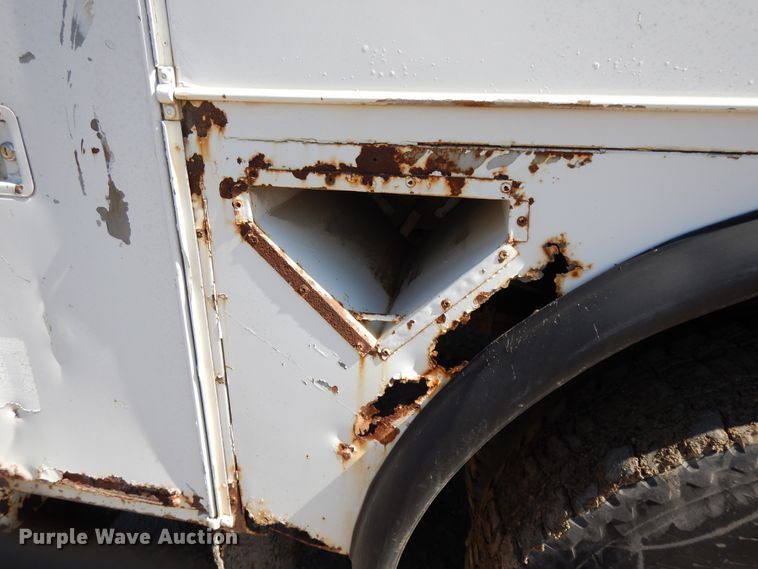 image for item DF6007 1986 Chevrolet C70 digger derrick truck