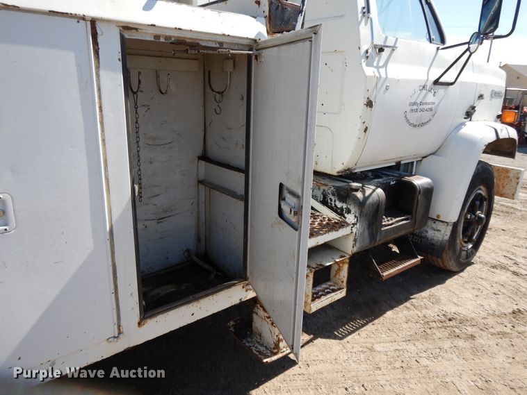 image for item DF6007 1986 Chevrolet C70 digger derrick truck