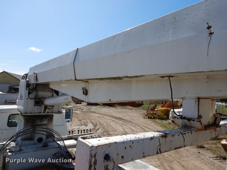 image for item DF6007 1986 Chevrolet C70 digger derrick truck