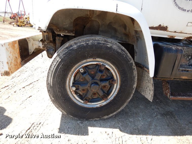 image for item DF6007 1986 Chevrolet C70 digger derrick truck