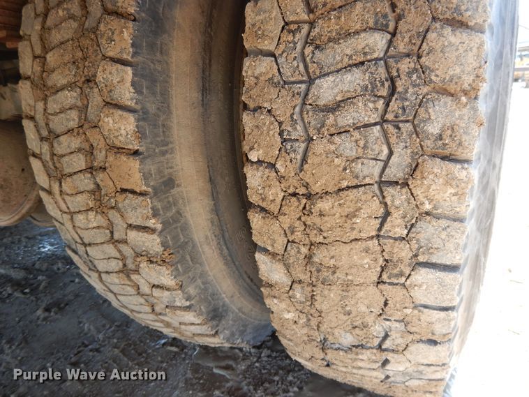 image for item DF6007 1986 Chevrolet C70 digger derrick truck