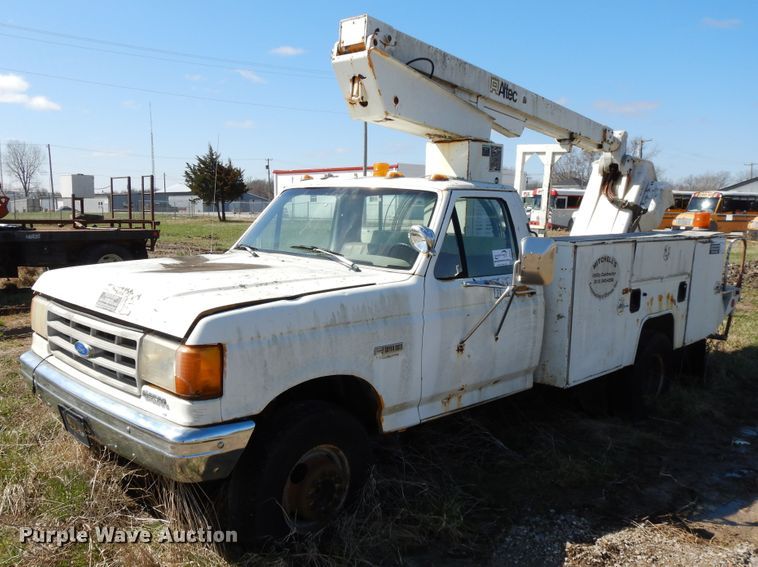 image for item DF6012 1990 Ford F450 Super Duty bucket truck