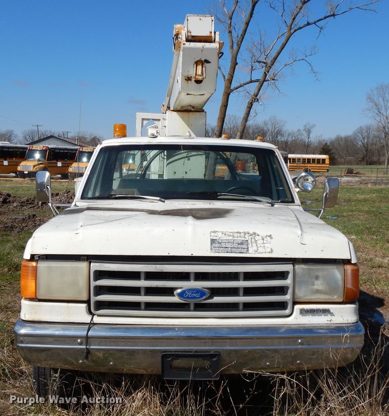 image for item DF6012 1990 Ford F450 Super Duty bucket truck