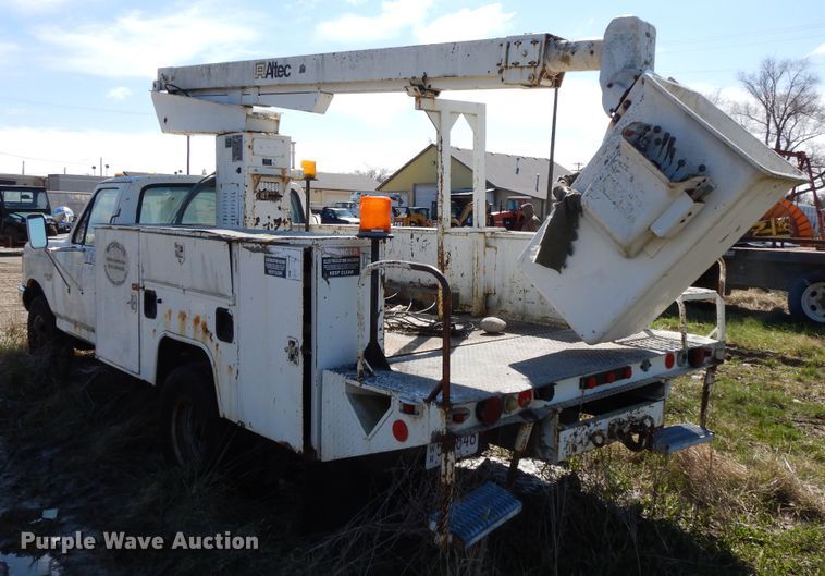 image for item DF6012 1990 Ford F450 Super Duty bucket truck