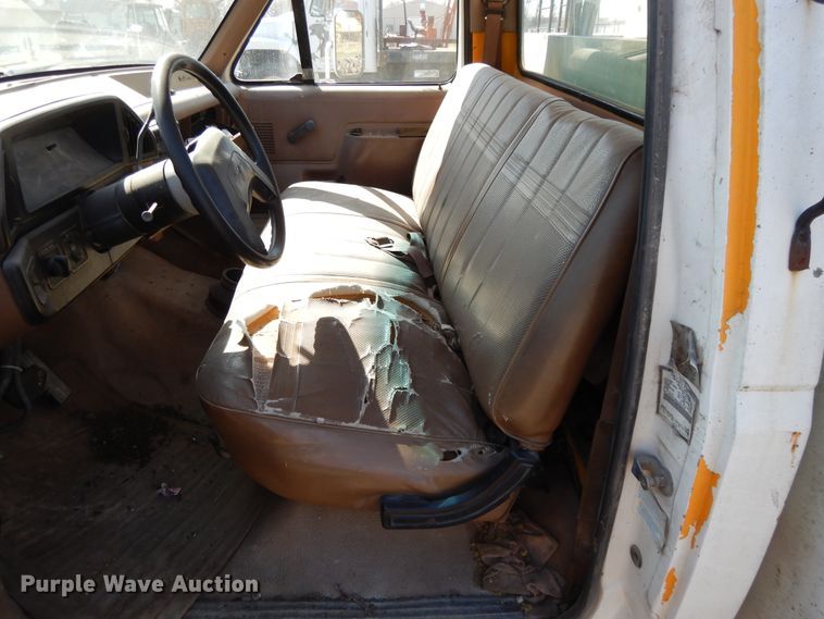 image for item DF6012 1990 Ford F450 Super Duty bucket truck