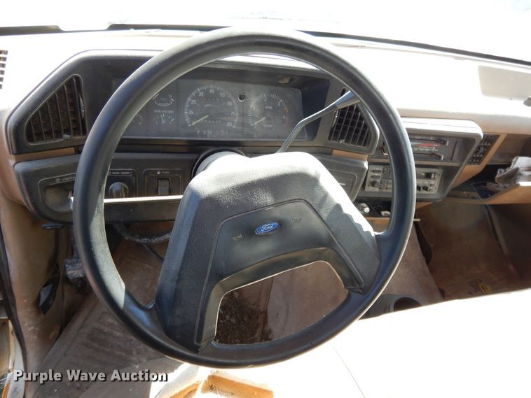 image for item DF6012 1990 Ford F450 Super Duty bucket truck