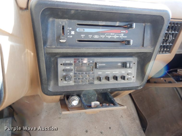 image for item DF6012 1990 Ford F450 Super Duty bucket truck