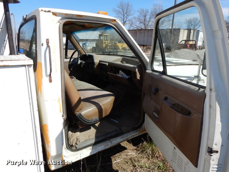 image for item DF6012 1990 Ford F450 Super Duty bucket truck