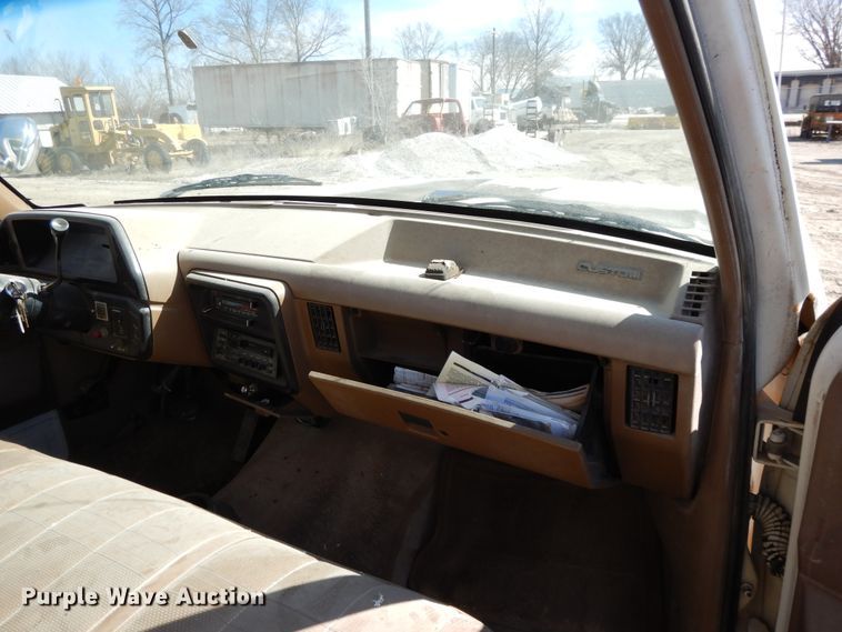 image for item DF6012 1990 Ford F450 Super Duty bucket truck