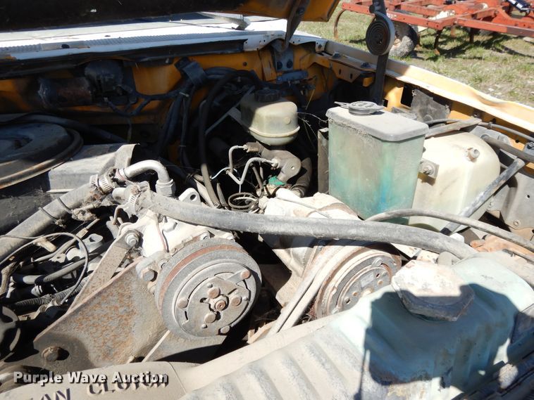 image for item DF6012 1990 Ford F450 Super Duty bucket truck