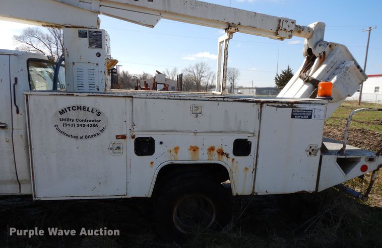 image for item DF6012 1990 Ford F450 Super Duty bucket truck