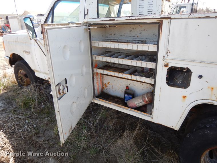 image for item DF6012 1990 Ford F450 Super Duty bucket truck