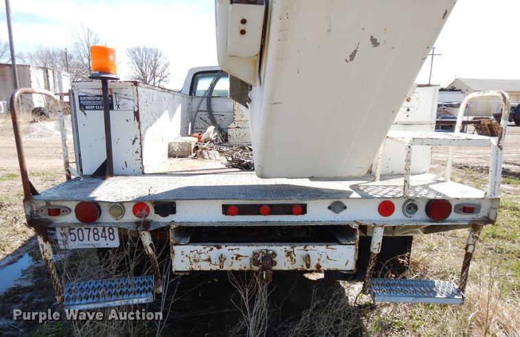image for item DF6012 1990 Ford F450 Super Duty bucket truck