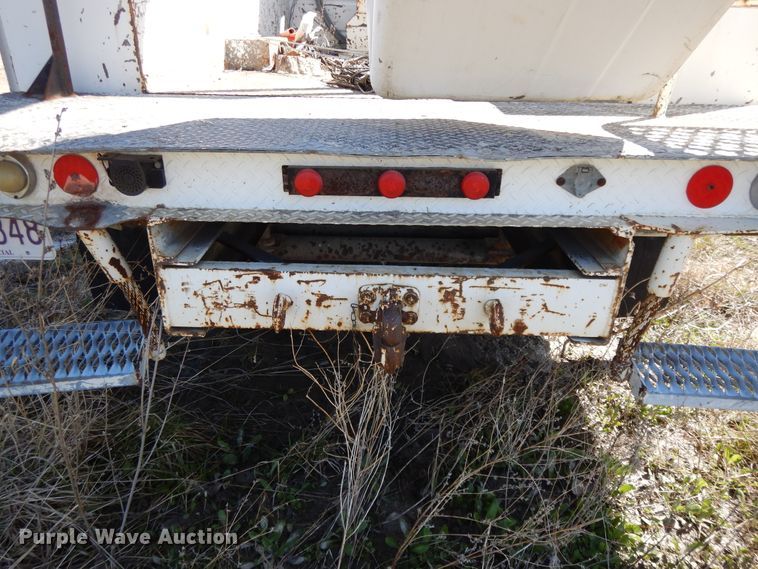 image for item DF6012 1990 Ford F450 Super Duty bucket truck