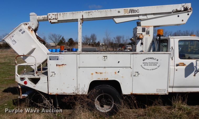 image for item DF6012 1990 Ford F450 Super Duty bucket truck