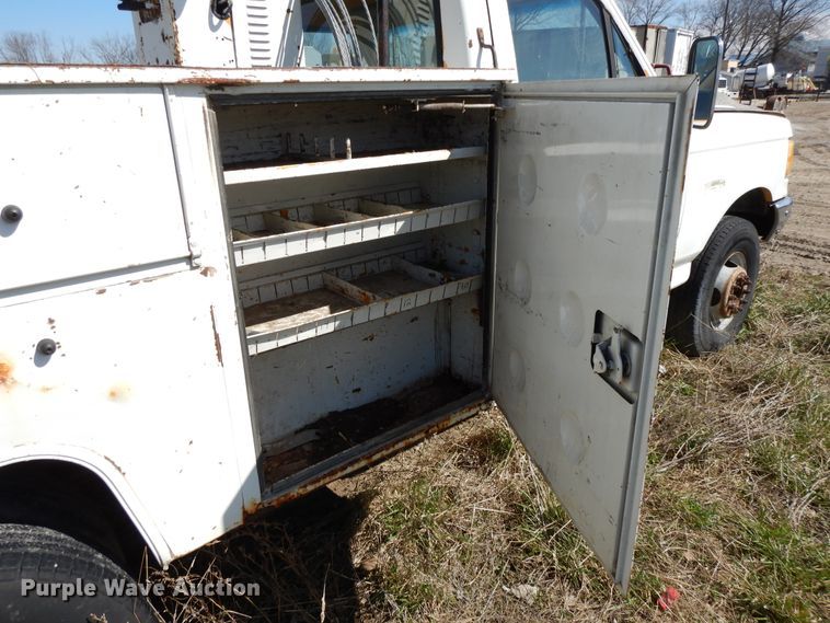 image for item DF6012 1990 Ford F450 Super Duty bucket truck