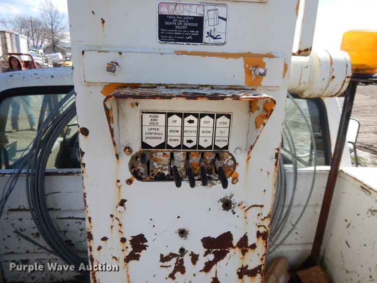 image for item DF6012 1990 Ford F450 Super Duty bucket truck