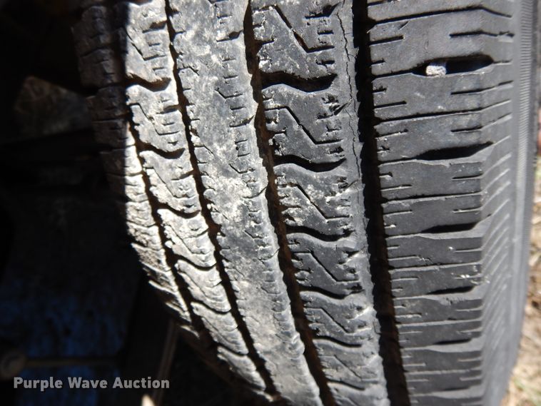 image for item DF6012 1990 Ford F450 Super Duty bucket truck