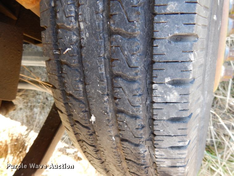 image for item DF6012 1990 Ford F450 Super Duty bucket truck