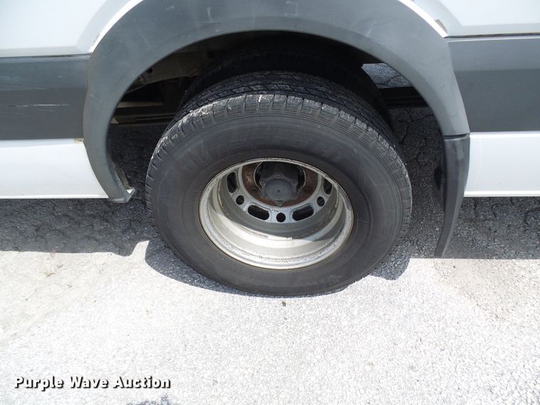 image for item DG1956 2008 Dodge Sprinter 3500  shuttle bus