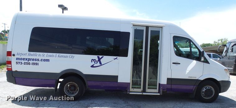image for item DG1957 2007 Dodge Sprinter 3500  shuttle bus