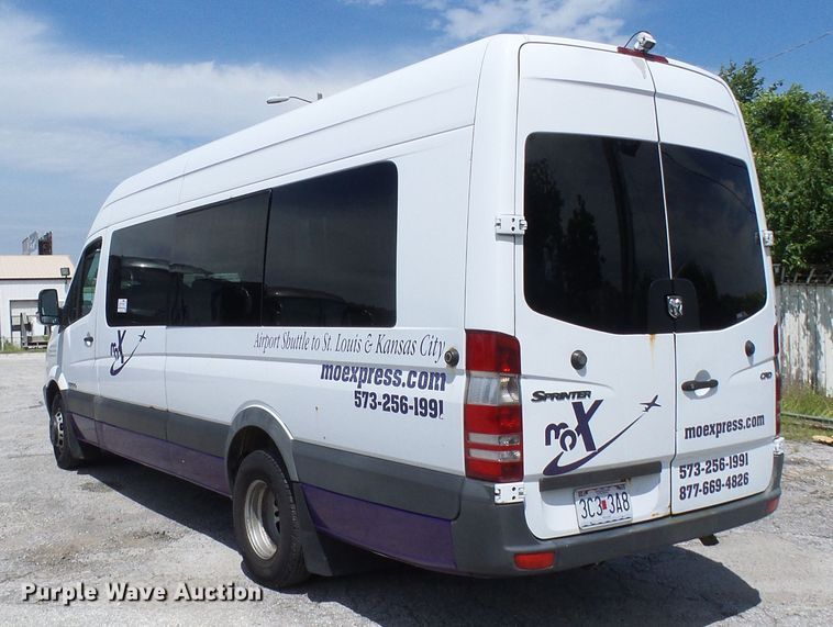 image for item DG1957 2007 Dodge Sprinter 3500  shuttle bus