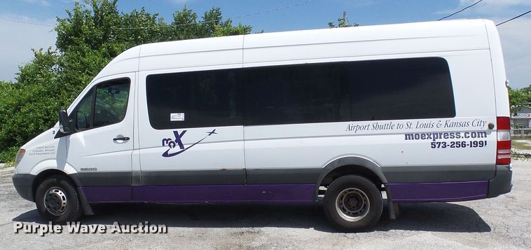 image for item DG1957 2007 Dodge Sprinter 3500  shuttle bus