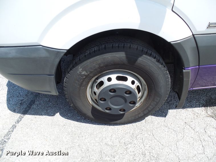 image for item DG1957 2007 Dodge Sprinter 3500  shuttle bus