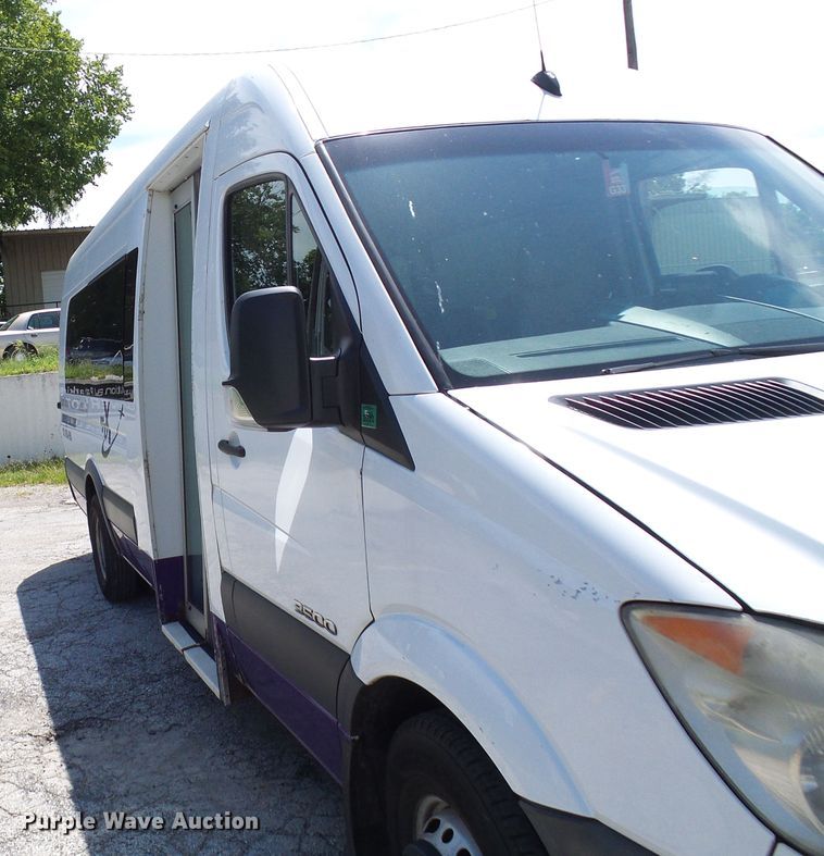 image for item DG1957 2007 Dodge Sprinter 3500  shuttle bus