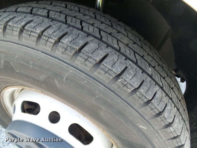 image for item DG1957 2007 Dodge Sprinter 3500  shuttle bus