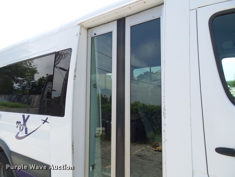 image for item DG1957 2007 Dodge Sprinter 3500  shuttle bus