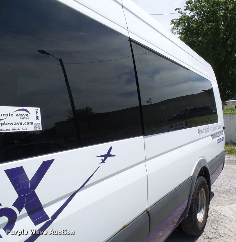 image for item DG1957 2007 Dodge Sprinter 3500  shuttle bus