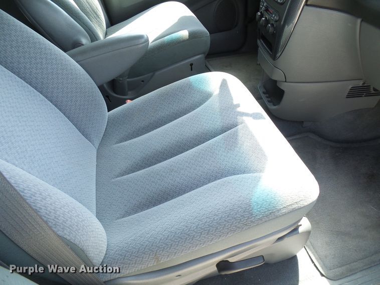 image for item DG1969 2006 Dodge Grand Caravan  van