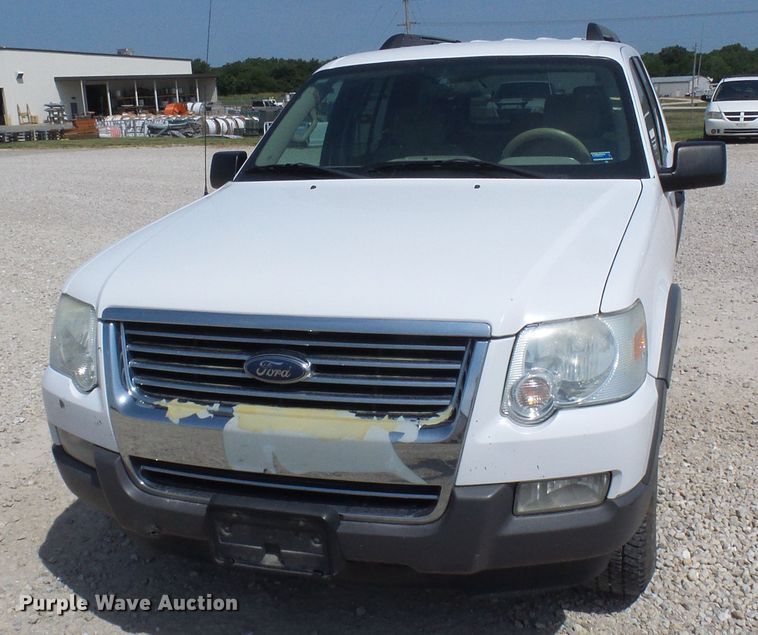 image for item DG1970 2006 Ford Explorer  SUV
