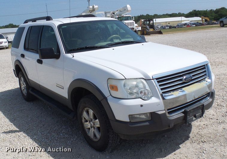 image for item DG1970 2006 Ford Explorer  SUV