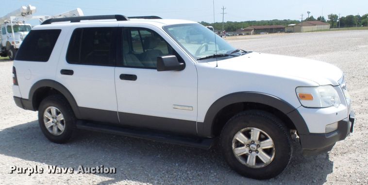 image for item DG1970 2006 Ford Explorer  SUV